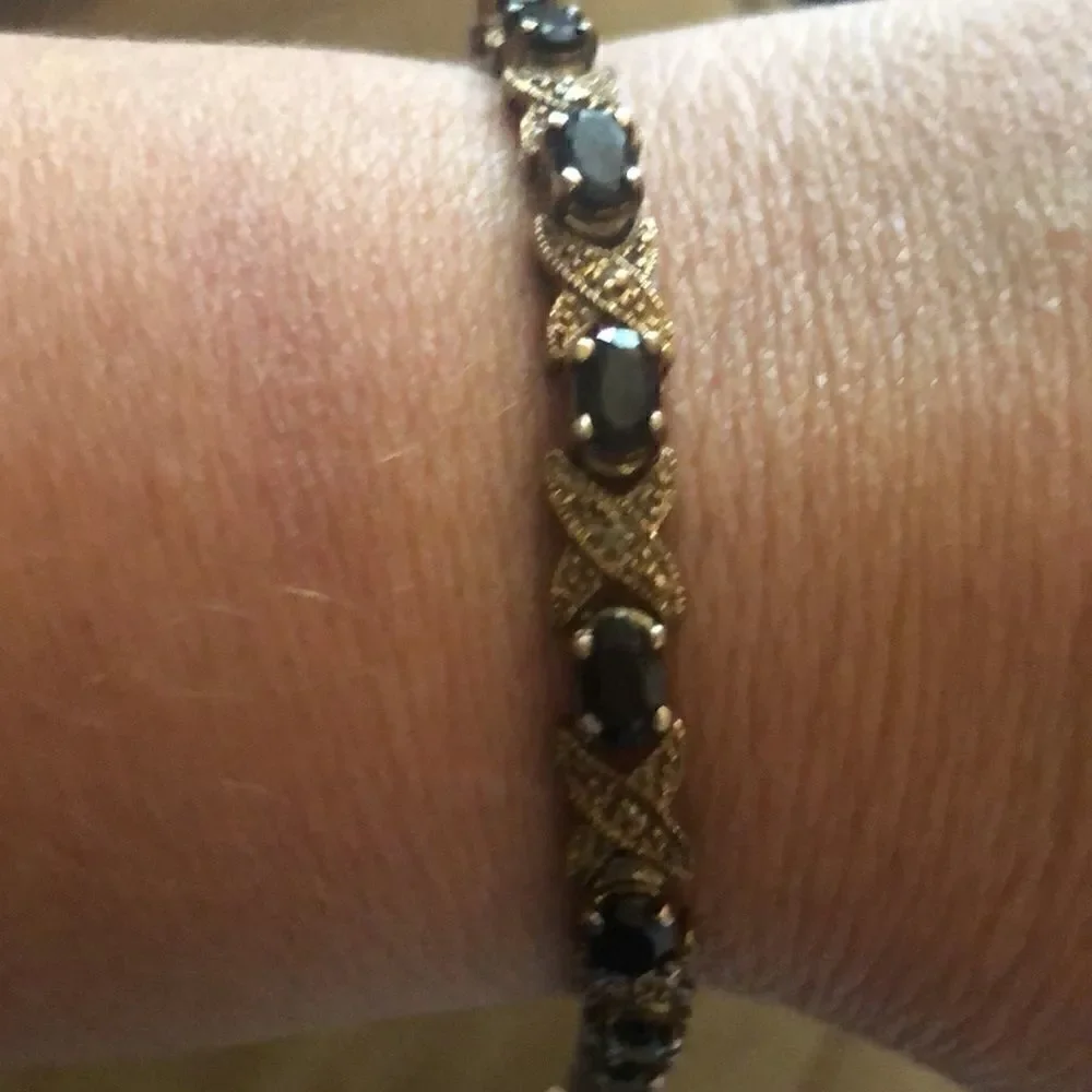 VNT Sterling Onyx Stunning Bracelet 8” Long